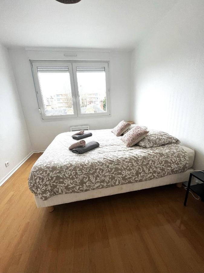 Charmant Appartement Proche Centre Ville Remeš Exteriér fotografie