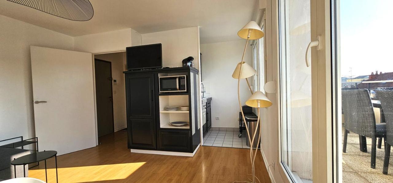 Charmant Appartement Proche Centre Ville Remeš Exteriér fotografie